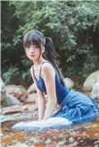 美女互吻